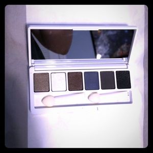 NWOT Clinique 8 color eyeshadow palette